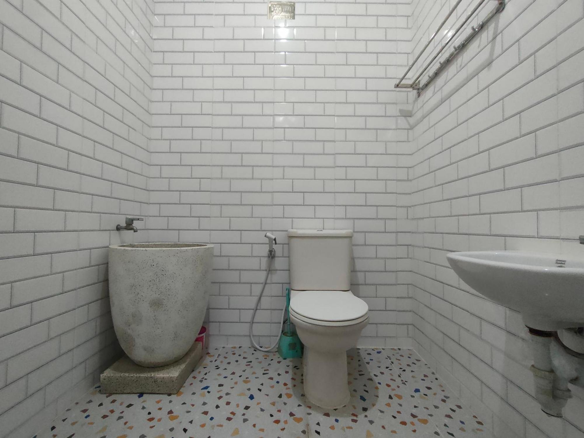 Tjahaja Baroe Syariah Mitra Reddoorz At Dukuh Kupang Otel Surabaya Dış mekan fotoğraf