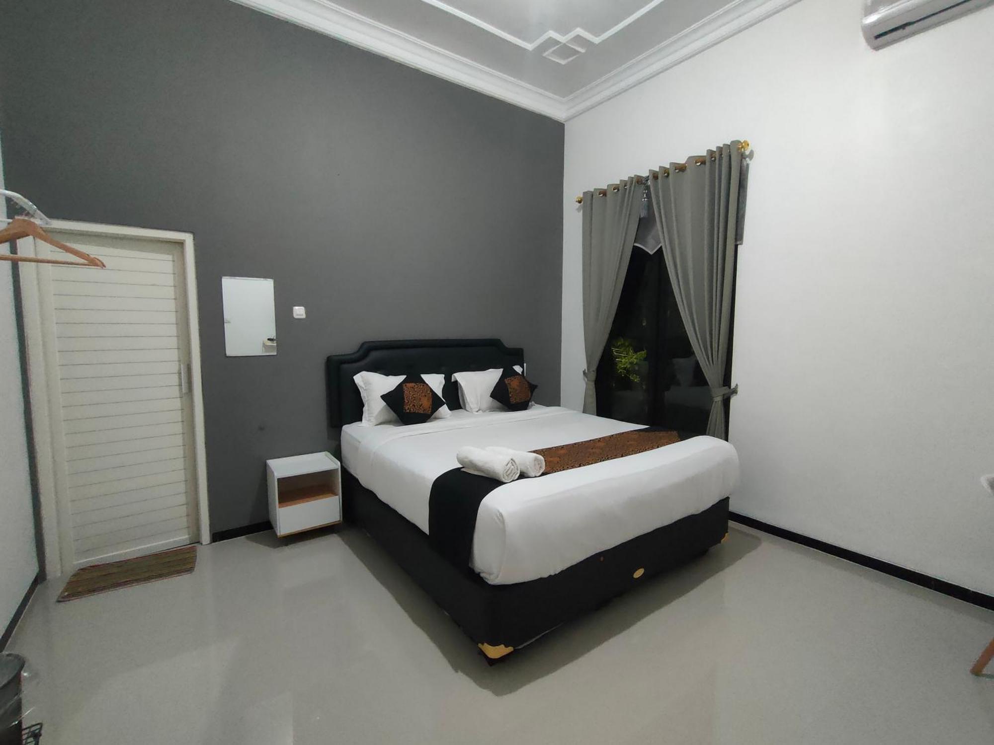 Tjahaja Baroe Syariah Mitra Reddoorz At Dukuh Kupang Otel Surabaya Dış mekan fotoğraf