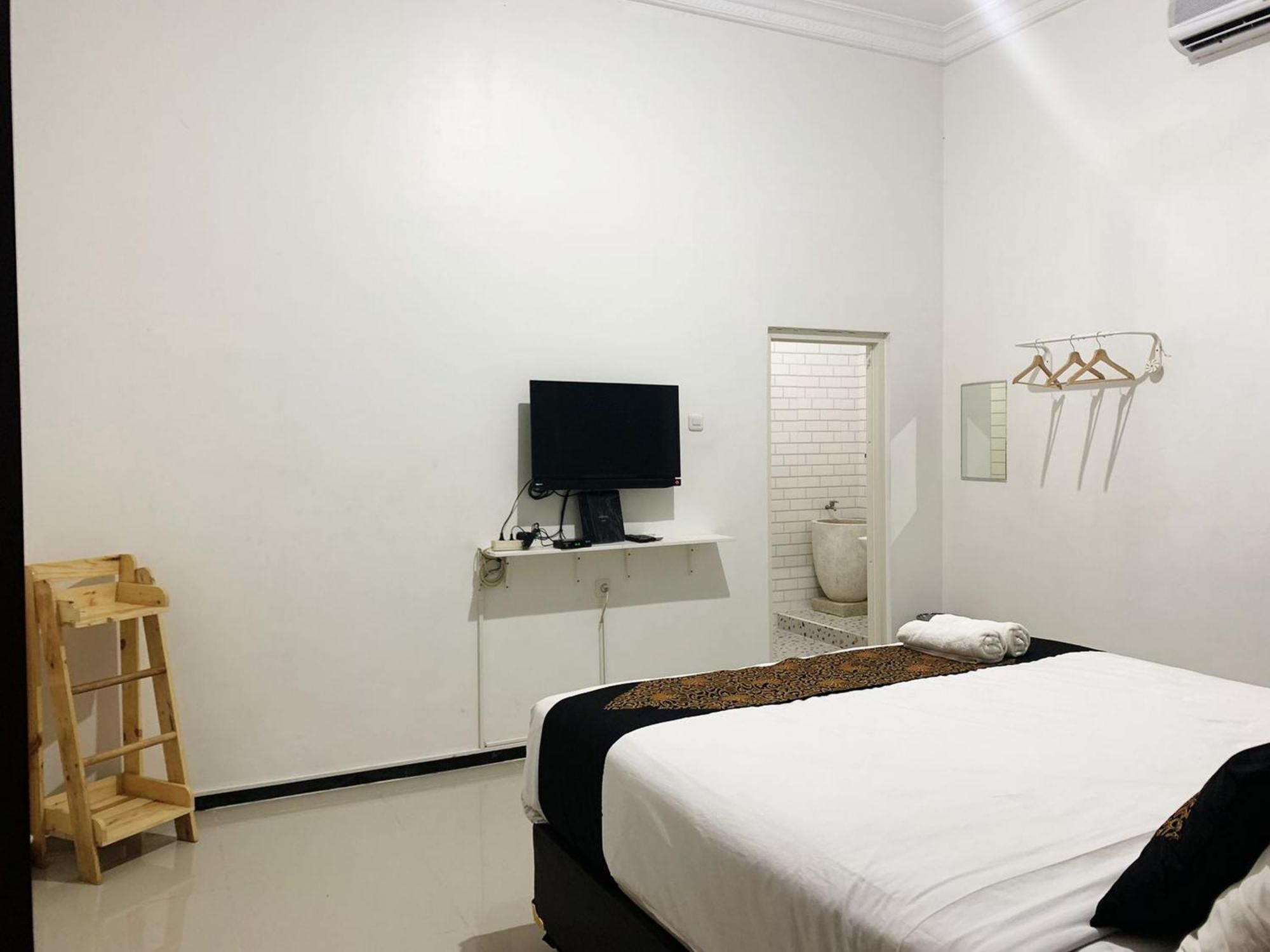Tjahaja Baroe Syariah Mitra Reddoorz At Dukuh Kupang Otel Surabaya Dış mekan fotoğraf