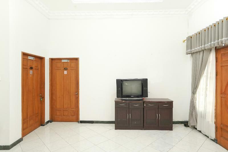 Tjahaja Baroe Syariah Mitra Reddoorz At Dukuh Kupang Otel Surabaya Dış mekan fotoğraf